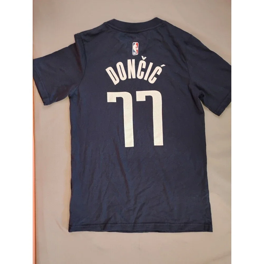 Youth Nike Dallas Mavericks Doncic Short Sleeve Crewneck Shirt Navy Medium 10/12